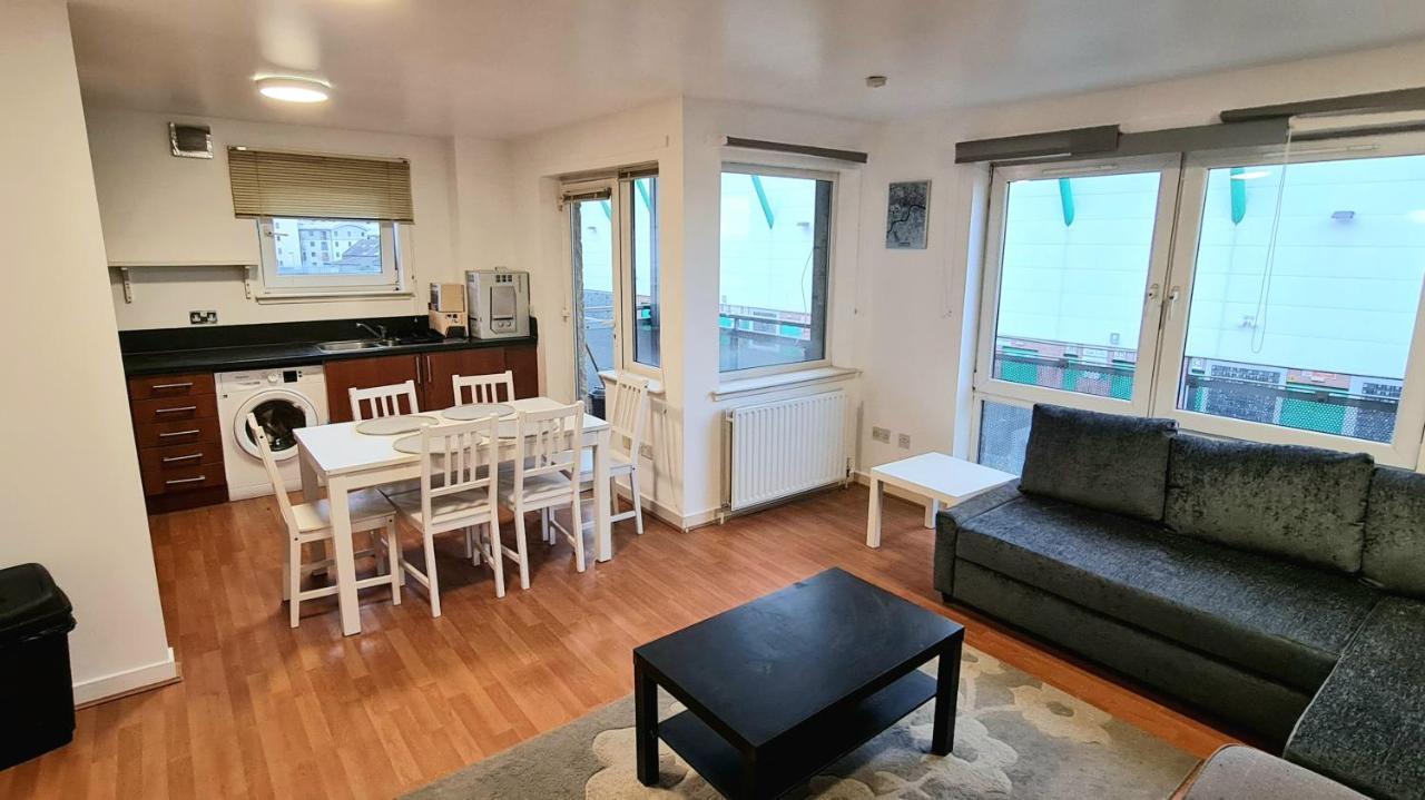 Lovely 3 Bedroom Apartment - Free Parking EDI Buitenkant foto