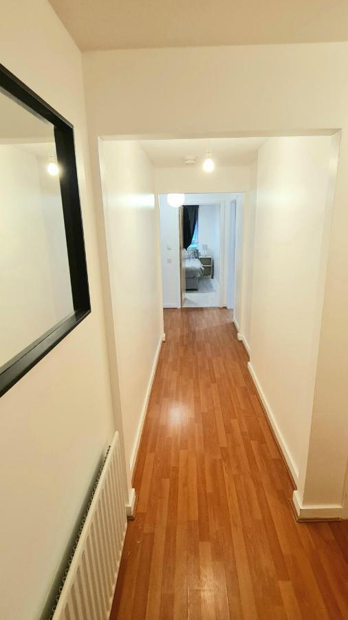 Lovely 3 Bedroom Apartment - Free Parking EDI Buitenkant foto
